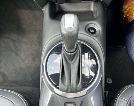 Nissan Juke 1.6 Juke Tekna HEV CVT 5dr 51