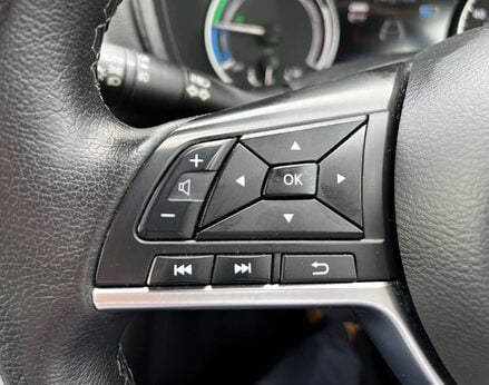 Nissan Juke 1.6 Juke Tekna HEV CVT 5dr 55