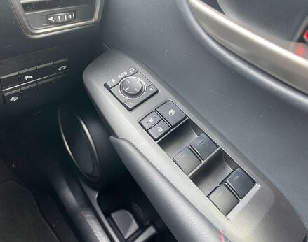 Lexus NX 2.5 NX 300h F Sport CVT 4WD 5dr 67