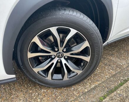 Lexus NX 2.5 NX 300h F Sport CVT 4WD 5dr 3