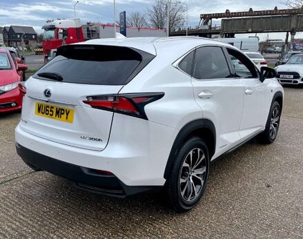 Lexus NX 2.5 NX 300h F Sport CVT 4WD 5dr 8