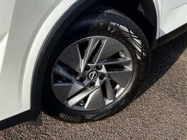 Nissan Qashqai 1.3 Qashqai Acenta Premium T MHEV CVT 5dr 3