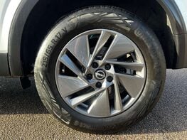 Nissan Qashqai 1.3 Qashqai Acenta Premium T MHEV CVT 5dr 13