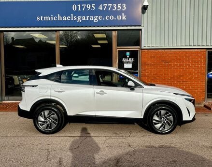 Nissan Qashqai 1.3 Qashqai Acenta Premium T MHEV CVT 5dr 10