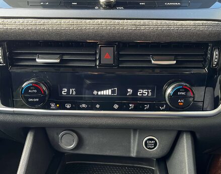 Nissan Qashqai 1.3 Qashqai Acenta Premium T MHEV CVT 5dr 54