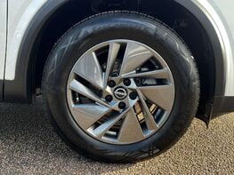 Nissan Qashqai 1.3 Qashqai Acenta Premium T MHEV CVT 5dr 15