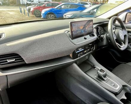 Nissan Qashqai 1.3 Qashqai Acenta Premium T MHEV CVT 5dr 17