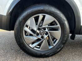 Nissan Qashqai 1.3 Qashqai Acenta Premium T MHEV CVT 5dr 14