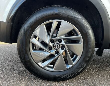 Nissan Qashqai 1.3 Qashqai Acenta Premium T MHEV CVT 5dr 14