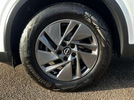 Nissan Qashqai 1.3 Qashqai Acenta Premium T MHEV CVT 5dr 12