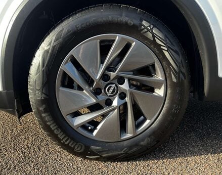 Nissan Qashqai 1.3 Qashqai Acenta Premium T MHEV CVT 5dr 12