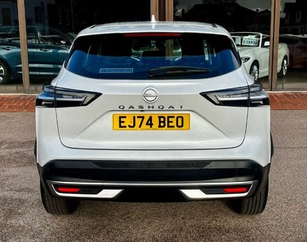 Nissan Qashqai 1.3 Qashqai Acenta Premium T MHEV CVT 5dr 6