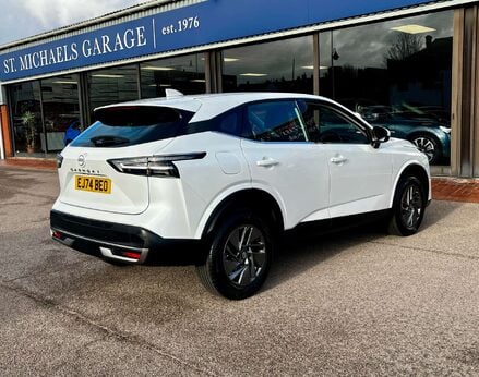 Nissan Qashqai 1.3 Qashqai Acenta Premium T MHEV CVT 5dr 8