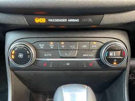 Ford Fiesta 1.0 Fiesta Active X T Auto 5dr 43