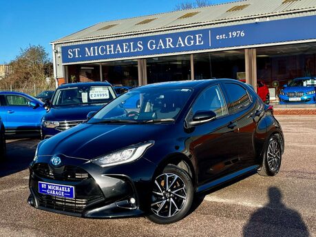 Toyota Yaris 1.5 Yaris Design HEV CVT 5dr