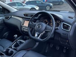 Nissan Qashqai 1.3 Qashqai N-Motion DiG-T 5dr 18