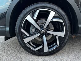 Nissan Qashqai 1.3 Qashqai N-Motion DiG-T 5dr 15