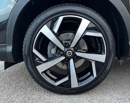 Nissan Qashqai 1.3 Qashqai N-Motion DiG-T 5dr 15