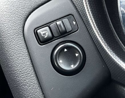 Nissan Qashqai 1.3 Qashqai N-Motion DiG-T 5dr 61