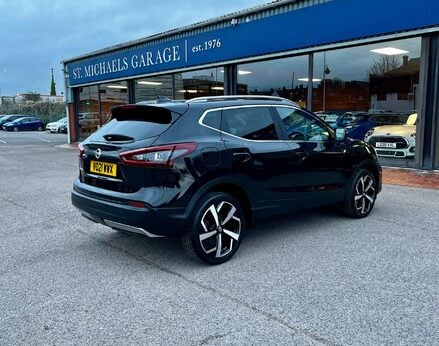 Nissan Qashqai 1.3 Qashqai N-Motion DiG-T 5dr 8