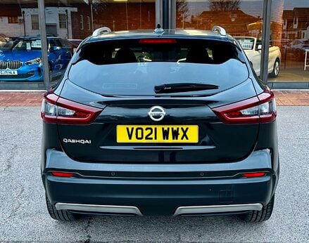 Nissan Qashqai 1.3 Qashqai N-Motion DiG-T 5dr 6