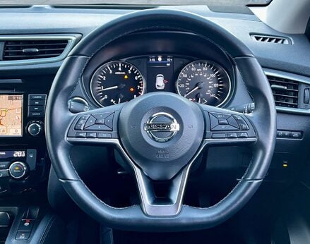 Nissan Qashqai 1.3 Qashqai N-Motion DiG-T 5dr 20
