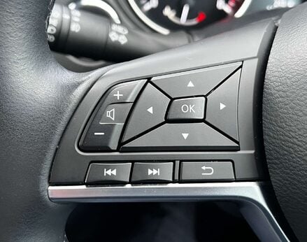 Nissan Qashqai 1.3 Qashqai N-Motion DiG-T 5dr 56