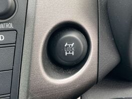 Toyota Rav4 2.2 RAV4 XT-R D-4D 4WD 5dr 31