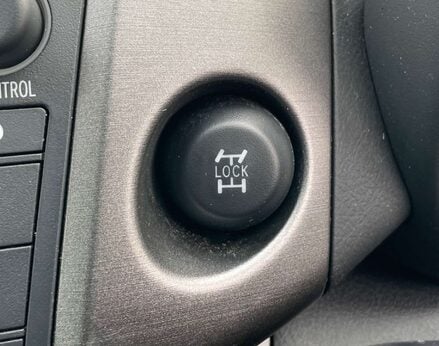 Toyota Rav4 2.2 RAV4 XT-R D-4D 4WD 5dr 31