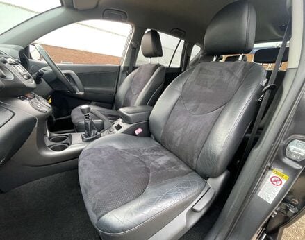 Toyota Rav4 2.2 RAV4 XT-R D-4D 4WD 5dr 40