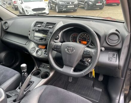 Toyota Rav4 2.2 RAV4 XT-R D-4D 4WD 5dr 17