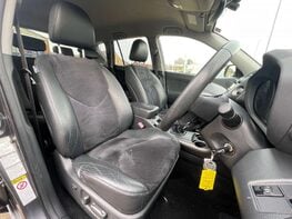 Toyota Rav4 2.2 RAV4 XT-R D-4D 4WD 5dr 38