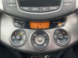 Toyota Rav4 2.2 RAV4 XT-R D-4D 4WD 5dr 27