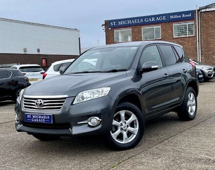 Toyota Rav4 2.2 RAV4 XT-R D-4D 4WD 5dr 1