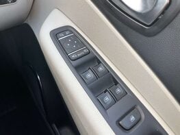 Renault Captur 1.3 Captur GT Line TCe Auto 5dr 54