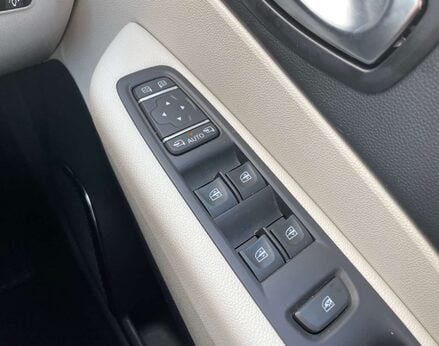 Renault Captur 1.3 Captur GT Line TCe Auto 5dr 54