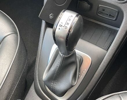 Renault Captur 1.3 Captur GT Line TCe Auto 5dr 44