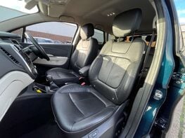 Renault Captur 1.3 Captur GT Line TCe Auto 5dr 57