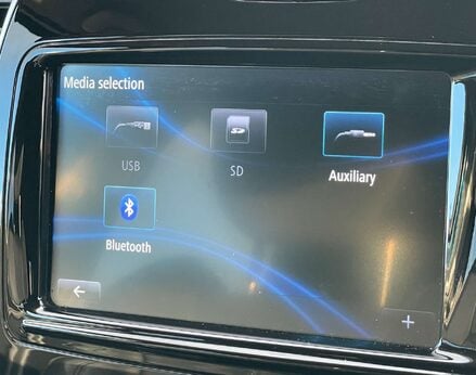 Renault Captur 1.3 Captur GT Line TCe Auto 5dr 35