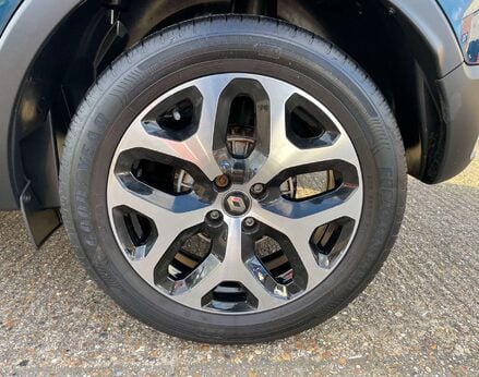 Renault Captur 1.3 Captur GT Line TCe Auto 5dr 16