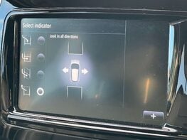 Renault Captur 1.3 Captur GT Line TCe Auto 5dr 40