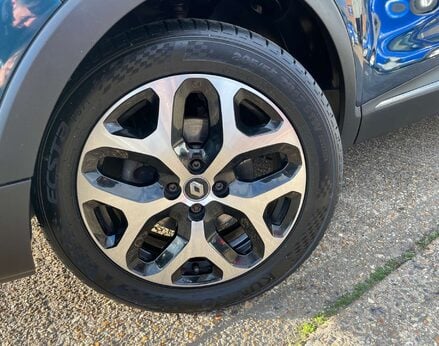 Renault Captur 1.3 Captur GT Line TCe Auto 5dr 3