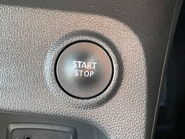 Renault Captur 1.3 Captur GT Line TCe Auto 5dr 46