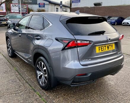 Lexus NX 2.5 NX 300h F Sport CVT 4WD 5dr 8