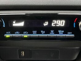 Toyota Yaris 1.5 Yaris Icon HEV CVT 5dr 52