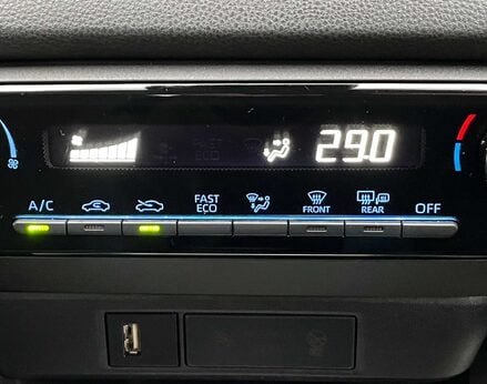 Toyota Yaris 1.5 Yaris Icon HEV CVT 5dr 52