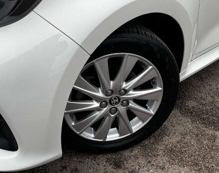 Toyota Yaris 1.5 Yaris Icon HEV CVT 5dr 3