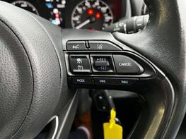 Toyota Yaris 1.5 Yaris Icon HEV CVT 5dr 57