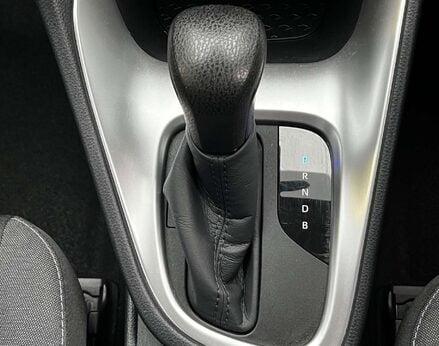 Toyota Yaris 1.5 Yaris Icon HEV CVT 5dr 54