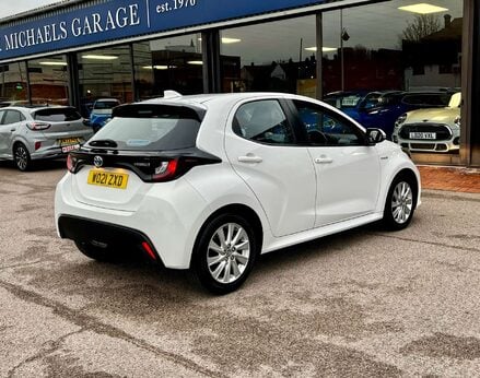 Toyota Yaris 1.5 Yaris Icon HEV CVT 5dr 8